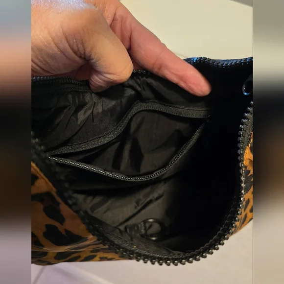 Baggu Nylon Leopard Print Shoulder Bag - Brown Animal Print - Picture 7 of 12